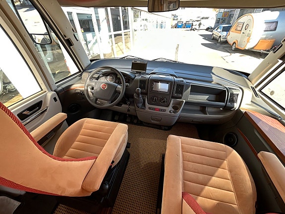 Hymer B 654 CL AC, 160HK, SOLCELL, BACK KAMERA 3 of 17