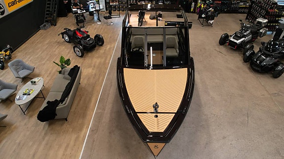 XSHORE 1 SVENSKBYGGD ELBÅT 5 of 9