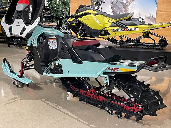 Ski-Doo Freeride 146" 850 E-Tec Turbo R 2024 HUB 10.25" 4 of 5