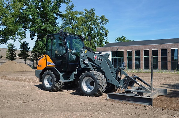 GIANT G3500 hjullastare minilastare 5 of 5