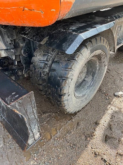 Hitachi ZX140W-3 7 of 8