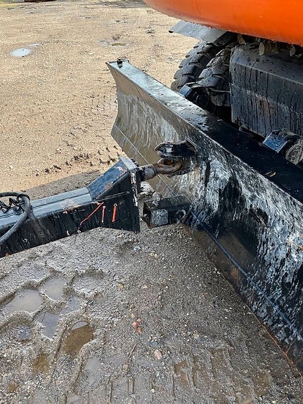 Hitachi ZX140W-3 6 of 8