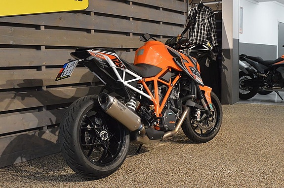 KTM 1290 Super duke R 4 of 5