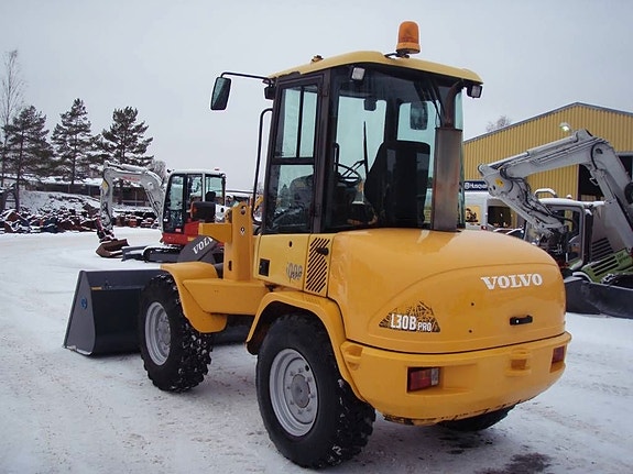 Volvo L 30 B Pro 4 of 5