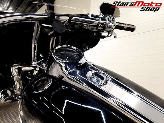 Harley-Davidson FXSTDI Softail Deuce 14 of 16