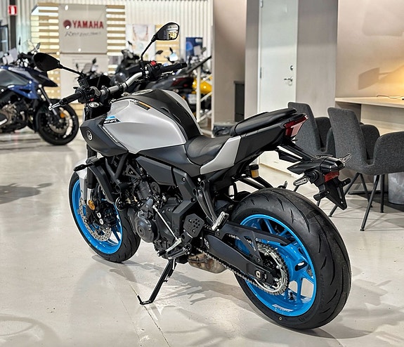 Yamaha MT-07 4 of 8