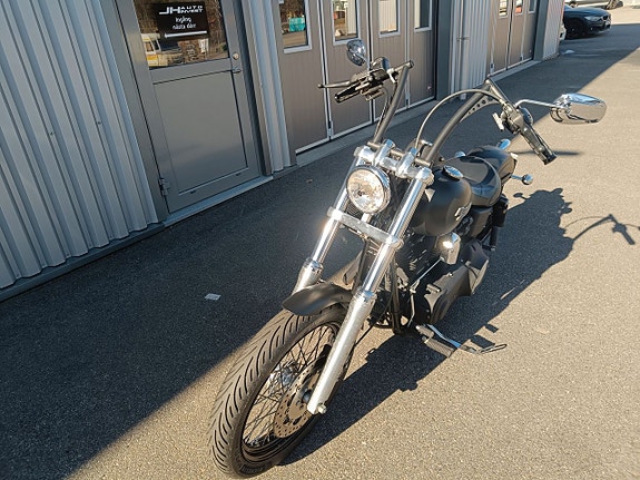 Harley-Davidson Street Bob Twin Cam 96 Svensksåld 2098 Mil 2 of 5