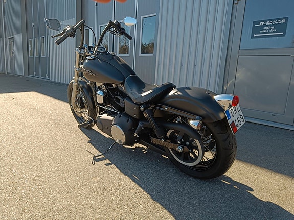 Harley-Davidson Street Bob Twin Cam 96 Svensksåld 2098 Mil 3 of 5