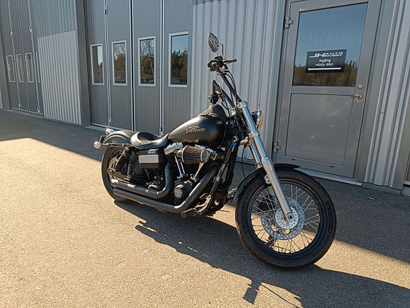 Harley-Davidson Street Bob Twin Cam 96 Svensksåld 2098 Mil 17 of 17