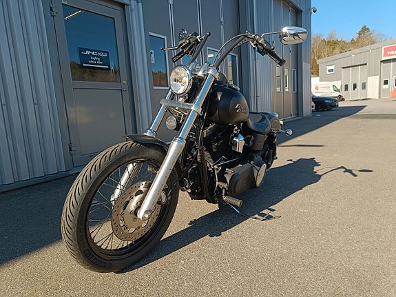Harley-Davidson Street Bob Twin Cam 96 Svensksåld 2098 Mil 8 of 17