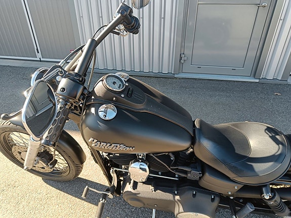Harley-Davidson Street Bob Twin Cam 96 Svensksåld 2098 Mil 5 of 5