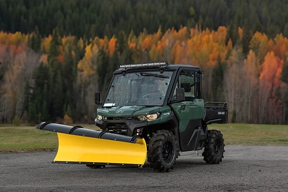 BRP Can-Am Traxter V-TWIN 1000cc + Hytt Cabin på köpet 2 of 17