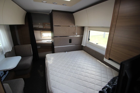 Adria Alpina 663 UK -19 10 of 15