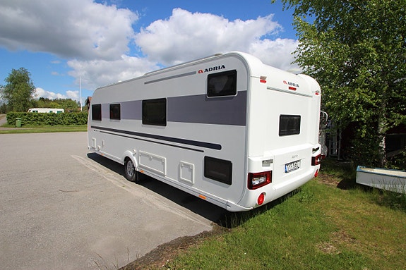 Adria Alpina 663 UK -19 4 of 15