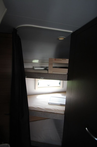 Adria Alpina 663 UK -19 12 of 15