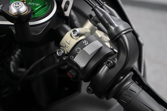 Kawasaki Ninja H2 Carbon Yoshimura/Brocks Helsystem Nybes 20 of 27