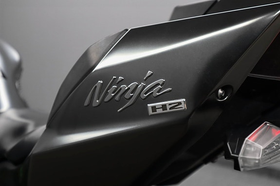 Kawasaki Ninja H2 Carbon Yoshimura/Brocks Helsystem Nybes 12 of 27