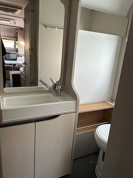 Adria Adora 613 HT 8 of 11