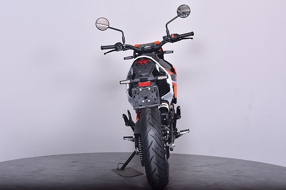 KTM 125 SMC R, Quickshifter+ på köpet 0,00% räntaekampanj! 6 of 18
