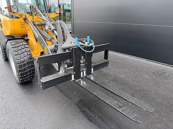 Hydraulgafflar till Volvo L25 mm i lager. Billig frakt 4 of 5