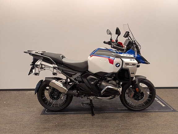 BMW R1300GS Adventure Trophy Höjd 860-890mm KAMPANJ Touringpaket och larm ingår