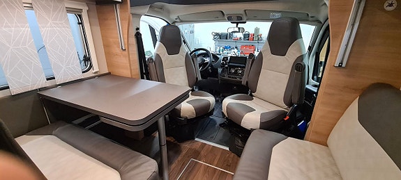 Knaus 700 MEG Live Wave "Dieselvärme + Multimedia pkt" 5 of 11