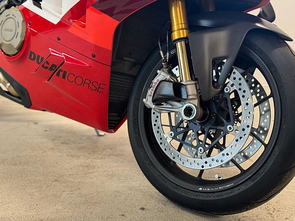 Ducati Panigale V4R DQS I Akrapovic I  Robotox Carbon Wheels 4 of 15