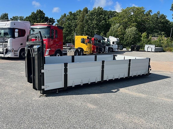 Bilcenter Flaket- 5,6M Lastväxlarflak med Aluminiumlämmar