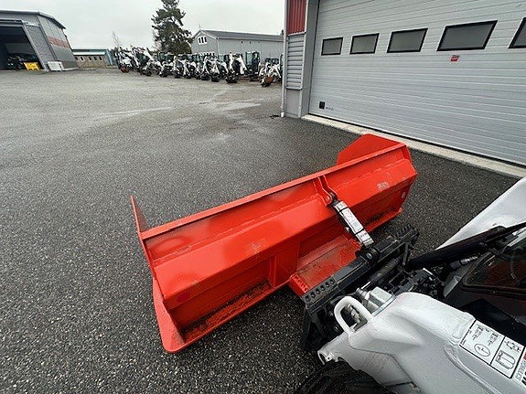 Bobcat S76 med Snow pucher 4 of 5