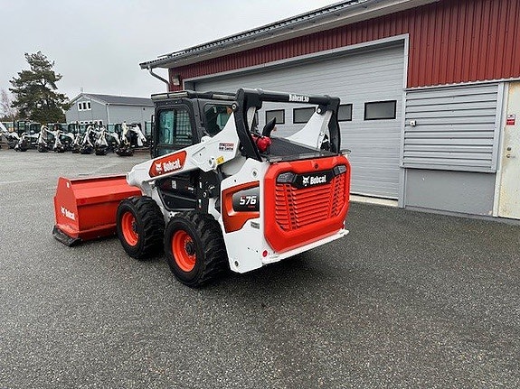 Bobcat S76 med Snow pucher 3 of 5