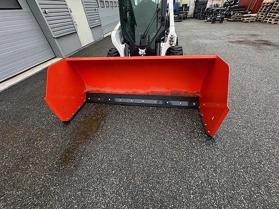 Bobcat S76 med Snow pucher 5 of 5