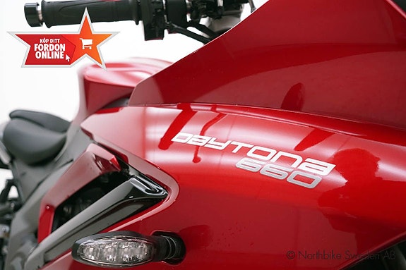 Triumph Motorcycles DAYTONA *AKRAPOVIC* DEMO* Nyhet 2025 12 of 19