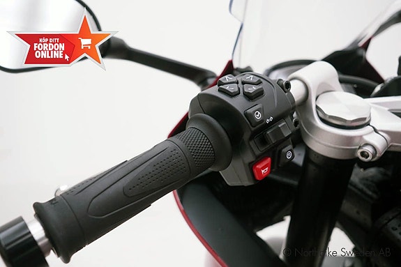Triumph Motorcycles DAYTONA *AKRAPOVIC* DEMO* Nyhet 2025 17 of 19