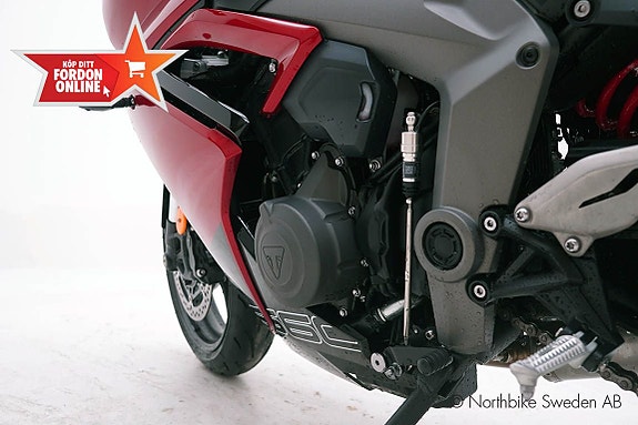 Triumph Motorcycles DAYTONA *AKRAPOVIC* DEMO* Nyhet 2025 9 of 19