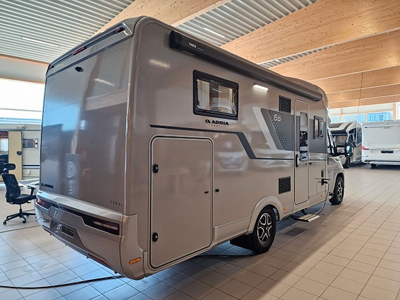 Adria CORAL 670 DL 60Y (60 Year Edition) 3 of 30