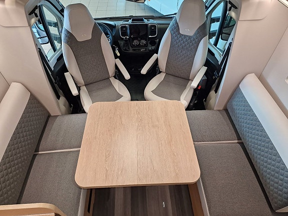 Adria CORAL 670 DL 60Y (60 Year Edition) 18 of 30