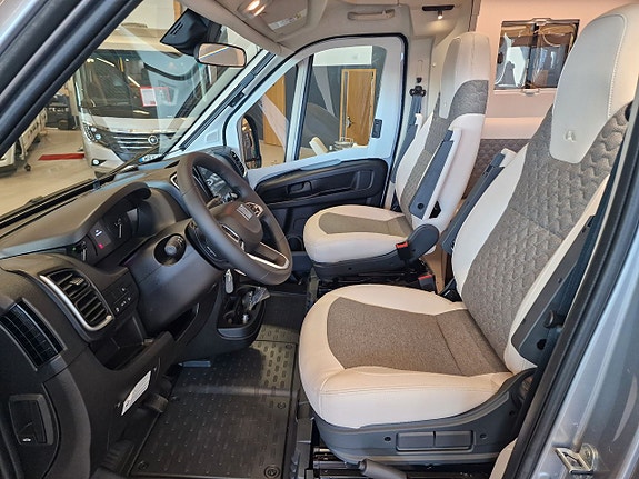 Adria CORAL 670 DL 60Y (60 Year Edition) 13 of 30