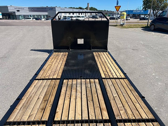 Bilcenter Flaket- Maskinflak med löstagbara ramper 5 of 12