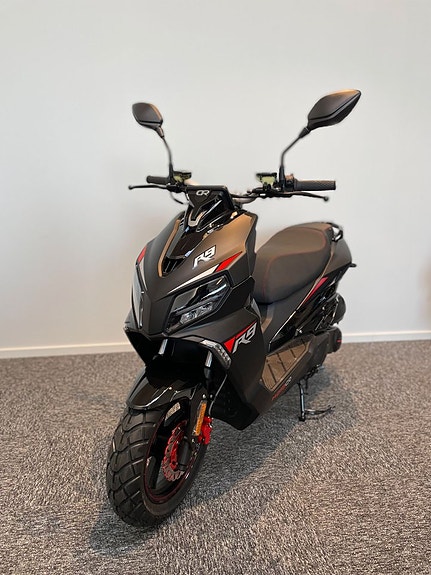MOTO CR R9 3 of 5