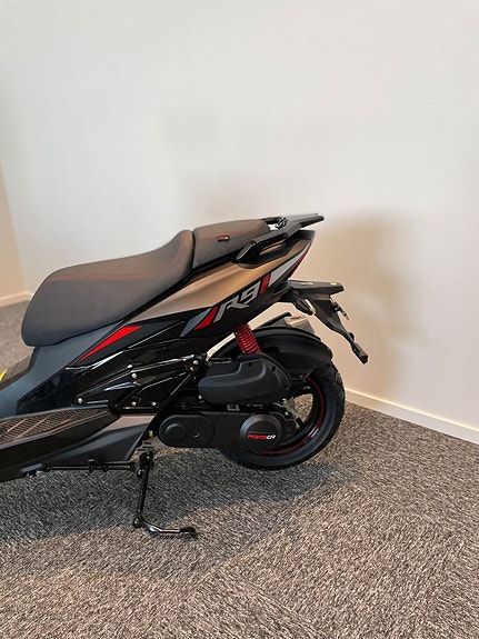 MOTO CR R9 6 of 6