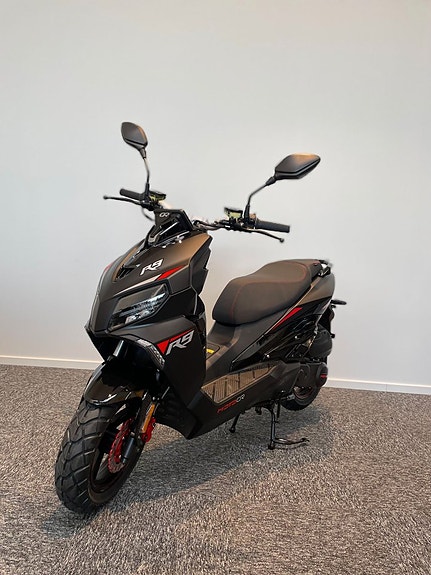 MOTO CR R9 2 of 5