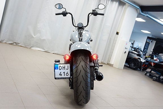 Indian CHIEF BOBBER DARK HORSE 1.8 THUNDER STROKE 111 V-TWIN | HÖSTPRIS! 5 of 16