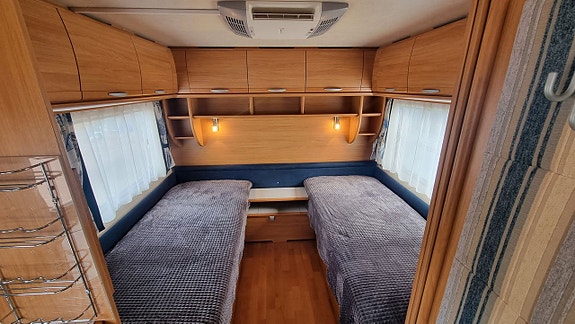 Adria Classica 563 UL Långbäddar / Dubbelsäng 5 of 8
