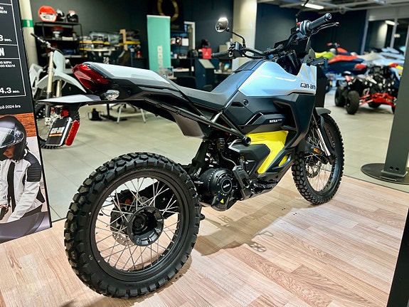 Can-Am Origin 4 of 5