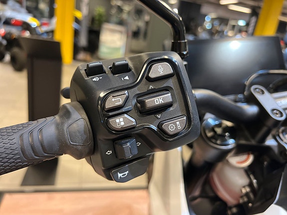 Can-Am Origin 10 of 15