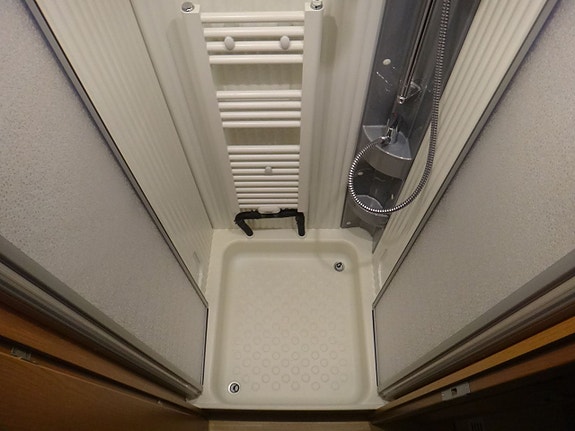 LMC 800 " Queensbed " Taksäng " ALDE " 180 hk " 2 ÄG " 7 of 23