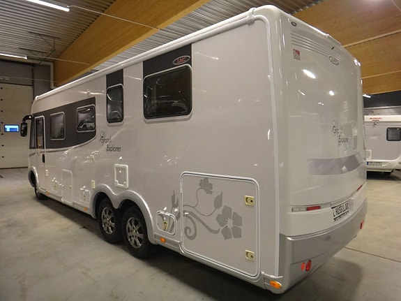 LMC 800 " Queensbed " Taksäng " ALDE " 180 hk " 2 ÄG " 6 of 23