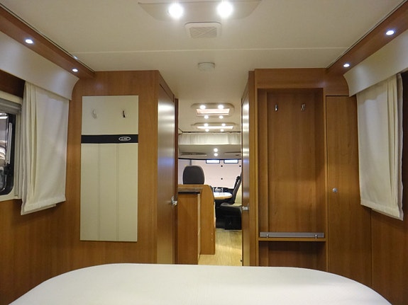 LMC 800 " Queensbed " Taksäng " ALDE " 180 hk " 2 ÄG " 10 of 23
