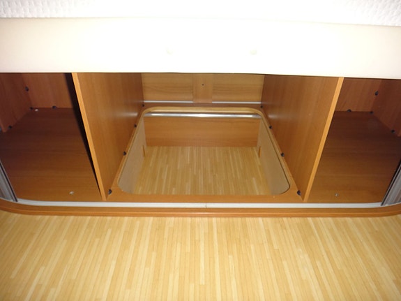 LMC 800 " Queensbed " Taksäng " ALDE " 180 hk " 2 ÄG " 9 of 23