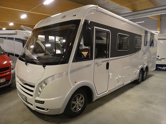 LMC 800 " Queensbed " Taksäng " ALDE " 180 hk " 2 ÄG " 20 of 23